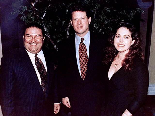 PHOTOGRAPH OF COCAINE SMUGGLER JORGE CABRERA WITH AL GORE.